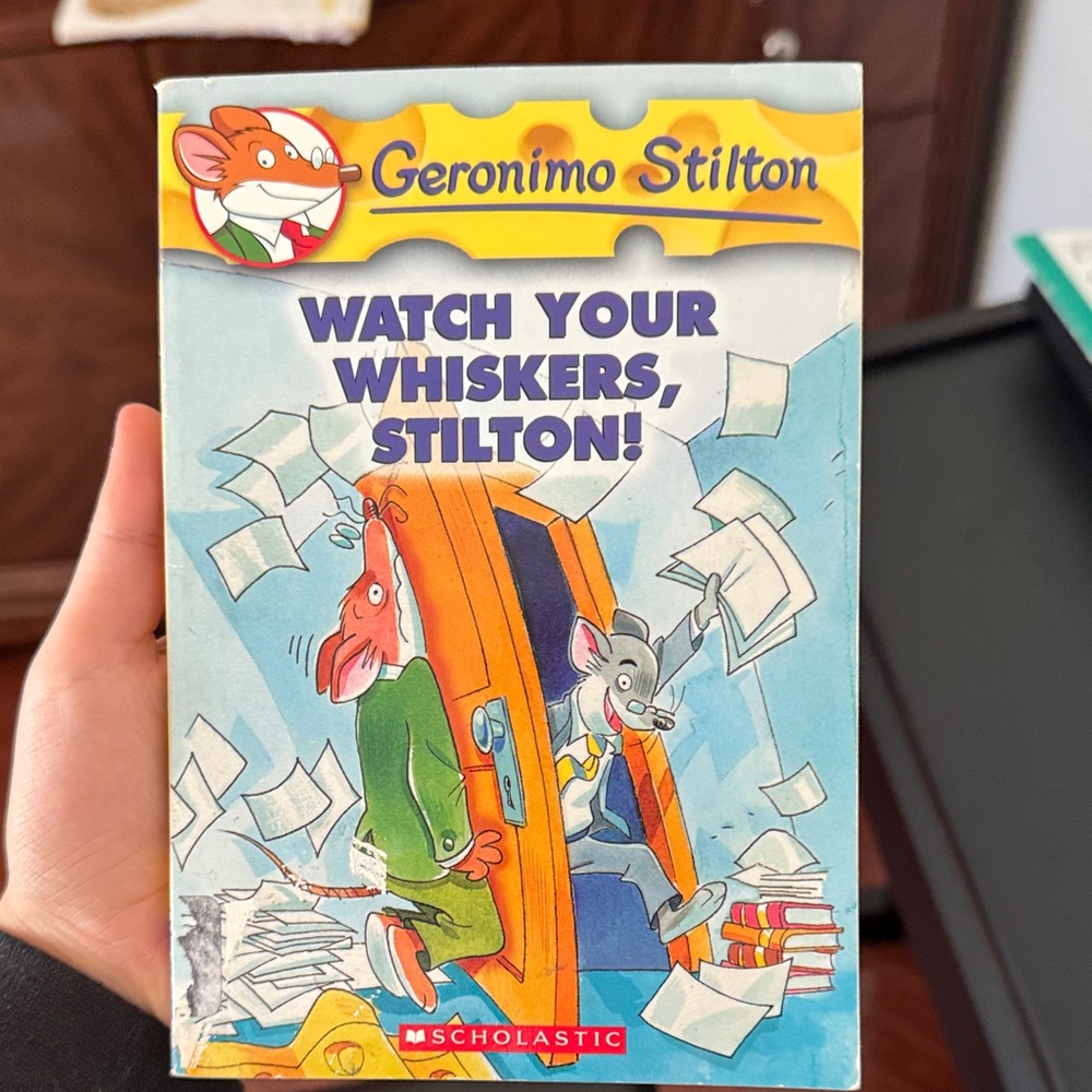 Scholastic Geronimo Stilton Book with Blue and Yellow Cover